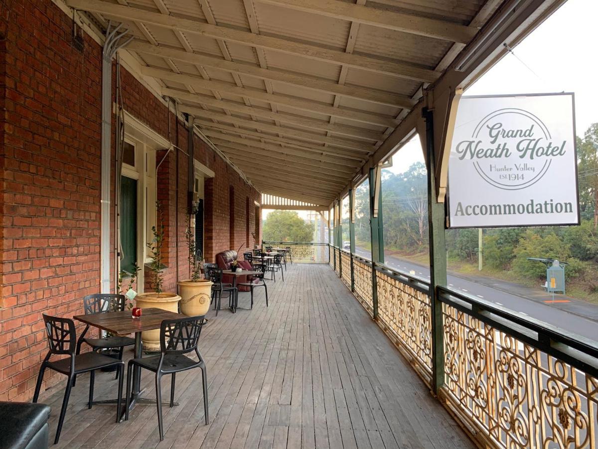 Neath Hotel Exterior photo