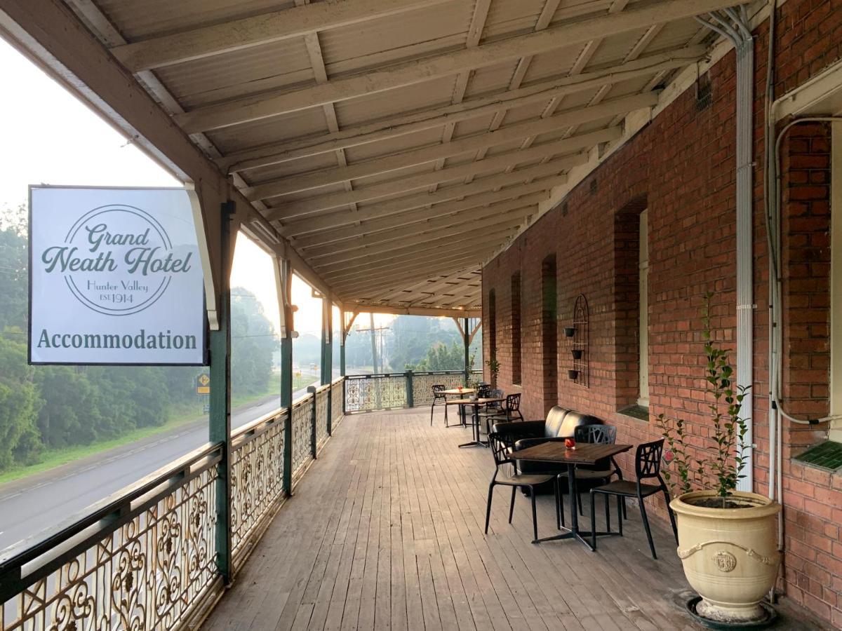 Neath Hotel Exterior photo